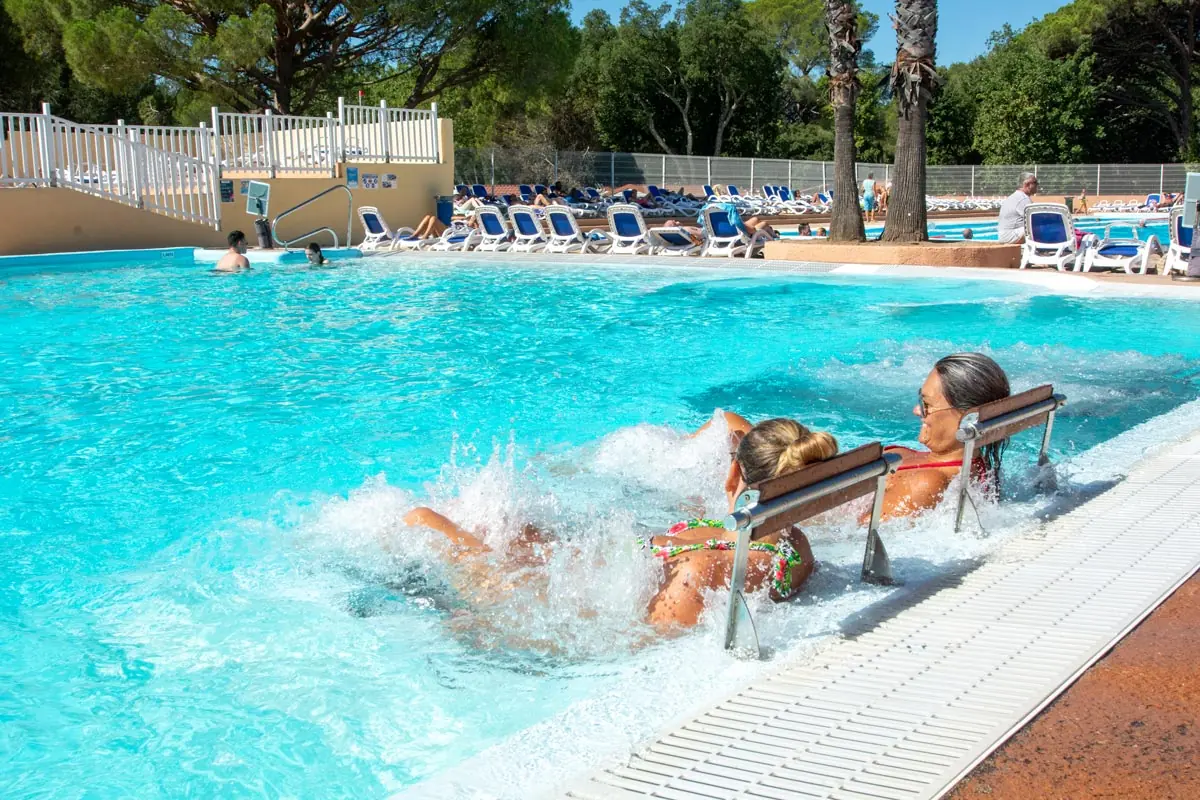 Bassin spa balnéo
